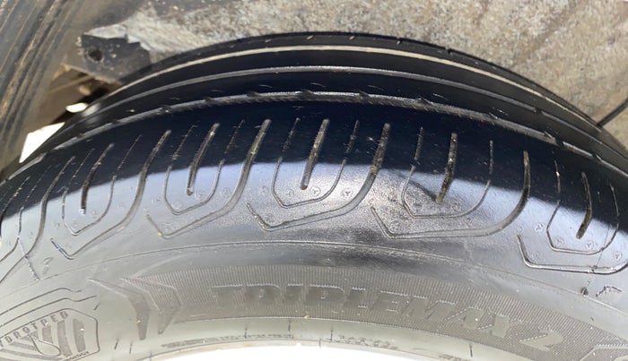 2013 Hyundai i20 SPORTZ 1.2, Petrol, Manual, 98,565 km, Right Rear Tyre Tread