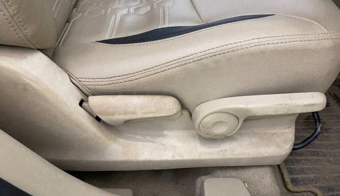 2015 Maruti Ciaz ZXI, Petrol, Manual, 44,023 km, Driver Side Adjustment Panel