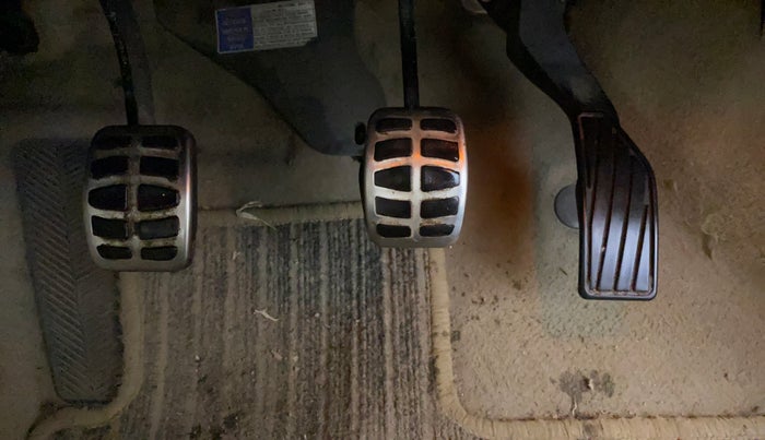 2015 Maruti Ciaz ZXI, Petrol, Manual, 44,023 km, Pedals