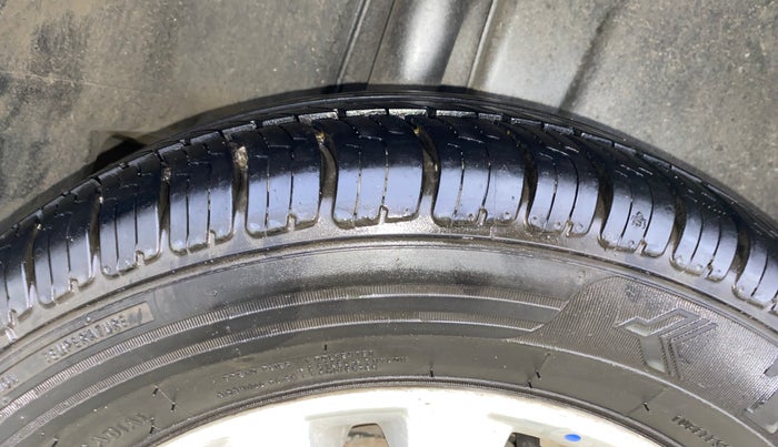 2015 Maruti Ciaz ZXI, Petrol, Manual, 44,023 km, Right Rear Tyre Tread