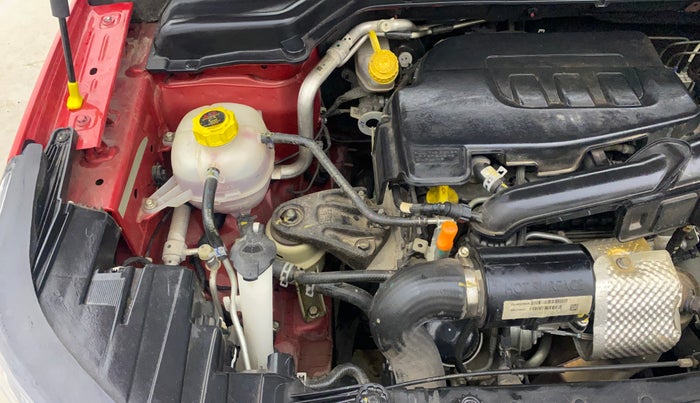 2022 Mahindra XUV300 W8 (O) 1.2 PETROL, Petrol, Manual, 10,013 km, Engine View - Right