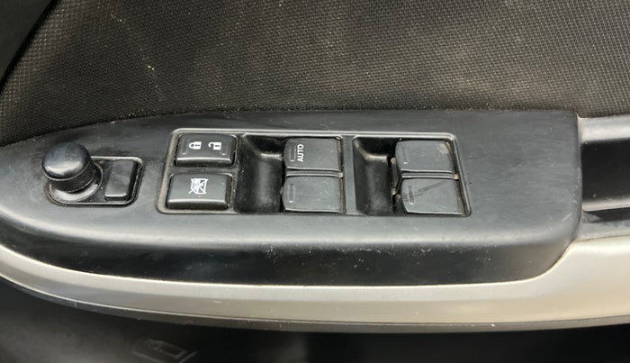 2018 Maruti Baleno DELTA PETROL 1.2, Petrol, Manual, 1,13,446 km, Driver Side Door Panels Control