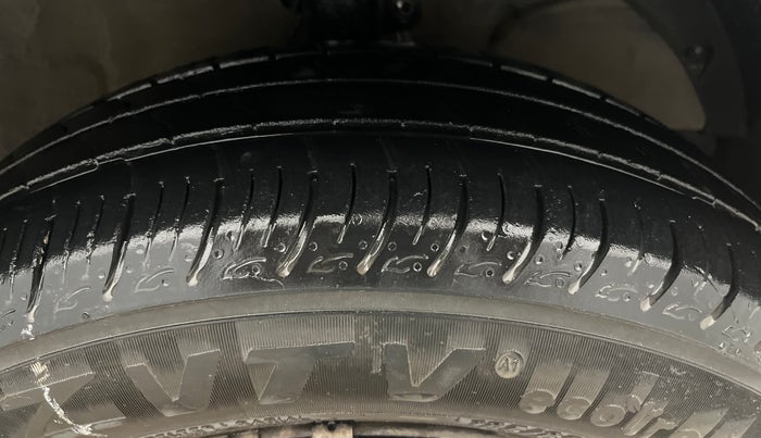 2018 Maruti Baleno DELTA PETROL 1.2, Petrol, Manual, 1,13,446 km, Right Front Tyre Tread