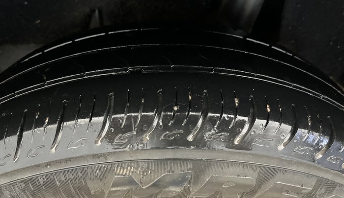 2018 Maruti Baleno DELTA PETROL 1.2, Petrol, Manual, 1,13,446 km, Left Rear Tyre Tread