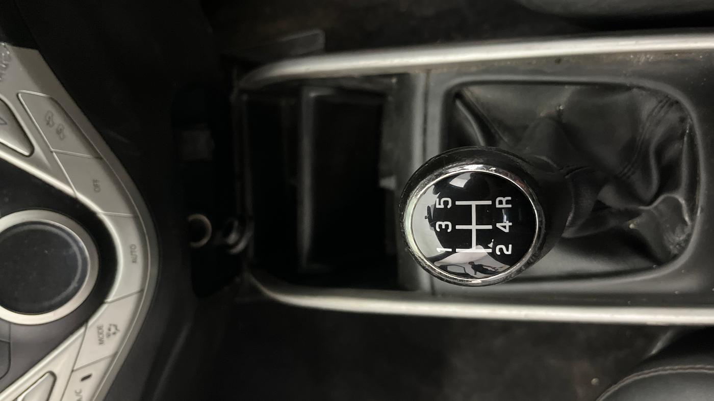 2018 Maruti Baleno DELTA PETROL 1.2, Petrol, Manual, 1,13,446 km, Gear Lever