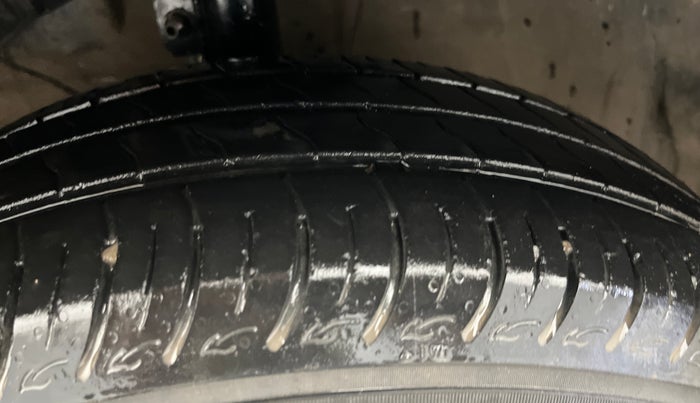 2018 Maruti Baleno DELTA PETROL 1.2, Petrol, Manual, 1,13,446 km, Left Front Tyre Tread