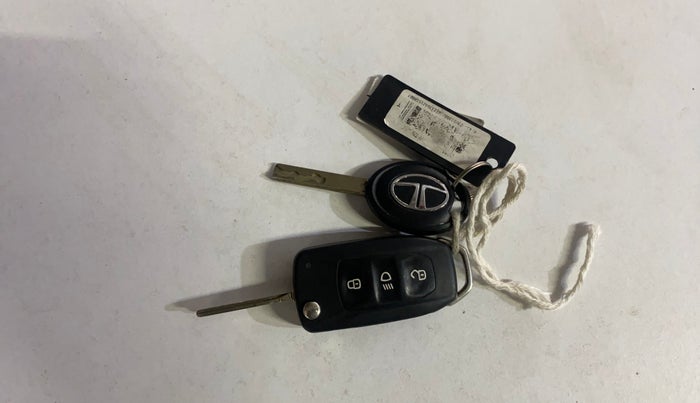 2021 Tata NEXON XMA PETROL, Petrol, Automatic, 39,115 km, Key Close Up