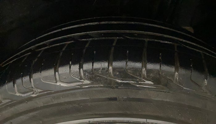 2021 Tata NEXON XMA PETROL, Petrol, Automatic, 39,115 km, Left Rear Tyre Tread