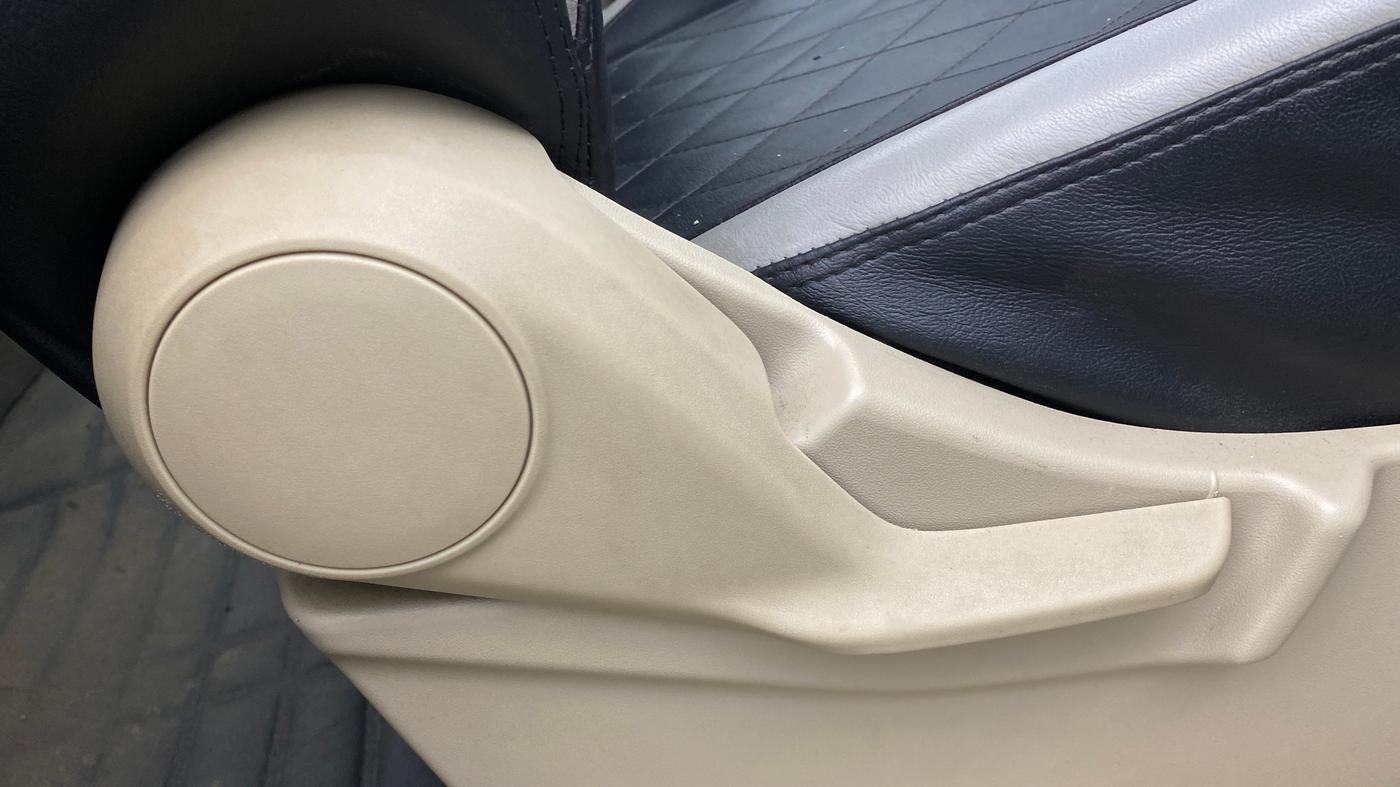 2024 Maruti Ertiga VXi (O), Petrol, Manual, 63,647 km, Driver Side Adjustment Panel