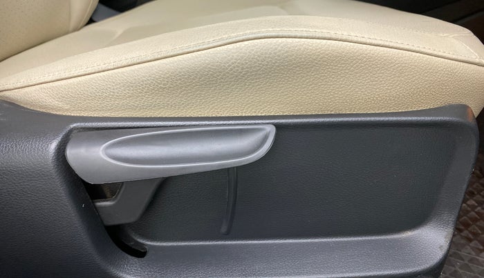 2020 Volkswagen Vento HIGHLINE PLUS 1.0L TSI, Petrol, Manual, 45,949 km, Driver Side Adjustment Panel
