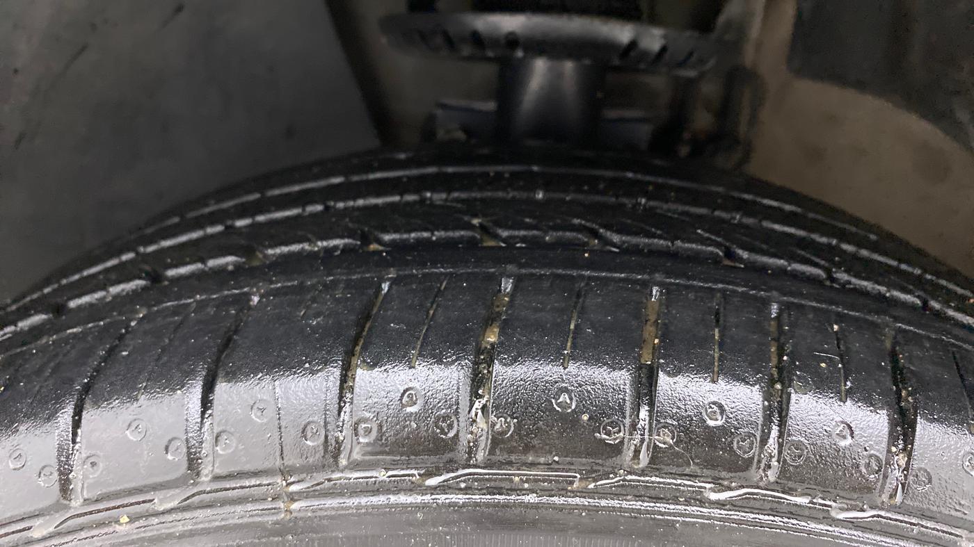 2020 Volkswagen Vento HIGHLINE PLUS 1.0L TSI, Petrol, Manual, 45,949 km, Left Front Tyre Tread