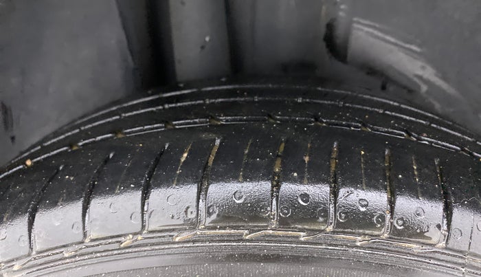 2020 Volkswagen Vento HIGHLINE PLUS 1.0L TSI, Petrol, Manual, 45,949 km, Right Rear Tyre Tread