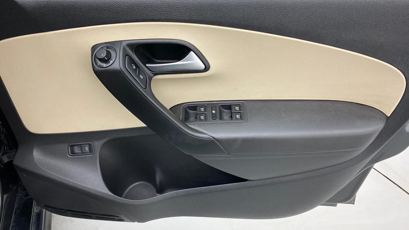 2020 Volkswagen Vento HIGHLINE PLUS 1.0L TSI, Petrol, Manual, 45,949 km, Driver Side Door Panels Control