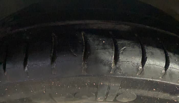 2019 Hyundai Elite i20 SPORTZ PLUS 1.2, Petrol, Manual, 1,35,371 km, Left Front Tyre Tread