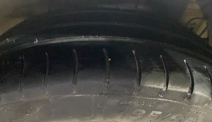 2019 Hyundai Elite i20 SPORTZ PLUS 1.2, Petrol, Manual, 1,35,371 km, Left Rear Tyre Tread