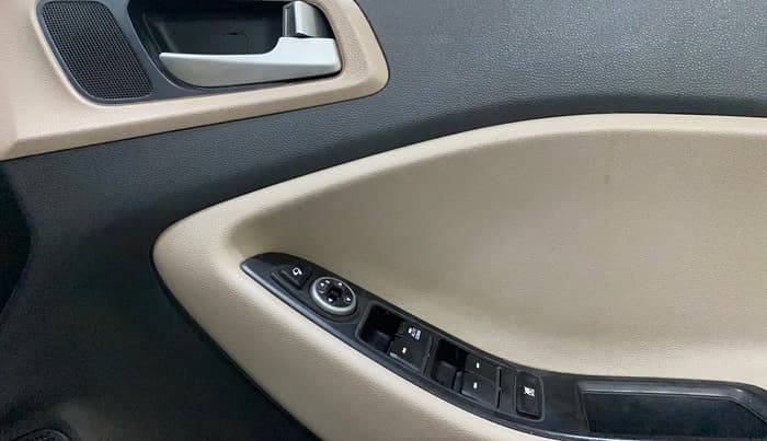 2019 Hyundai Elite i20 SPORTZ PLUS 1.2, Petrol, Manual, 1,35,371 km, Driver Side Door Panels Control
