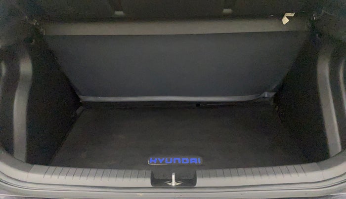 2017 Hyundai Elite i20 SPORTZ 1.2, Petrol, Manual, 19,568 km, Boot Inside