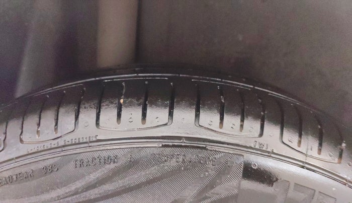 2015 Ford Figo Aspire TITANIUM 1.2 PETROL, Petrol, Manual, 51,631 km, Right Rear Tyre Tread