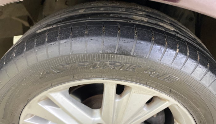 2016 Toyota Innova Crysta 2.8 ZX AT 7 STR, Diesel, Automatic, 57,258 km, Left Front Tyre Tread