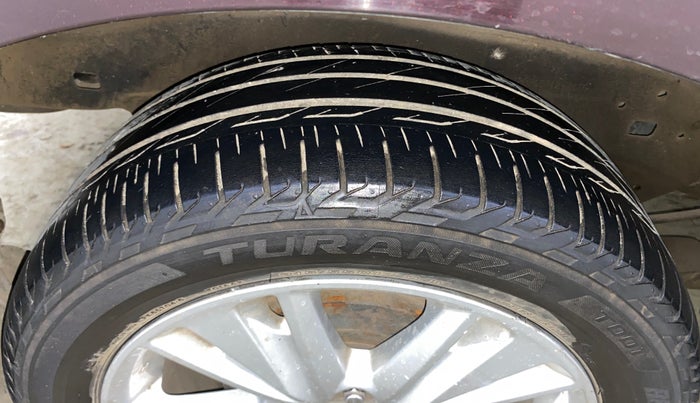 2016 Toyota Innova Crysta 2.8 ZX AT 7 STR, Diesel, Automatic, 57,258 km, Right Rear Tyre Tread