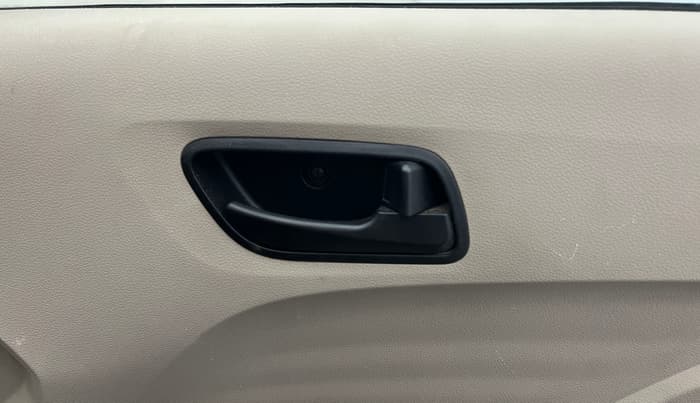 2020 Hyundai NEW SANTRO SPORTZ MT, Petrol, Manual, 31,752 km, Driver Side Door Panels Control