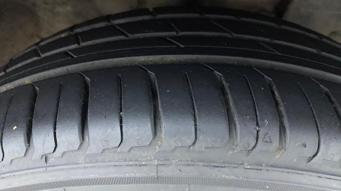 2014 Nissan Micra XV CVT, Petrol, Automatic, 35,840 km, Right Front Tyre Tread