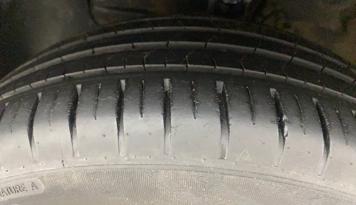 2016 Hyundai Elite i20 ASTA 1.2, Petrol, Manual, 1,14,940 km, Left Front Tyre Tread