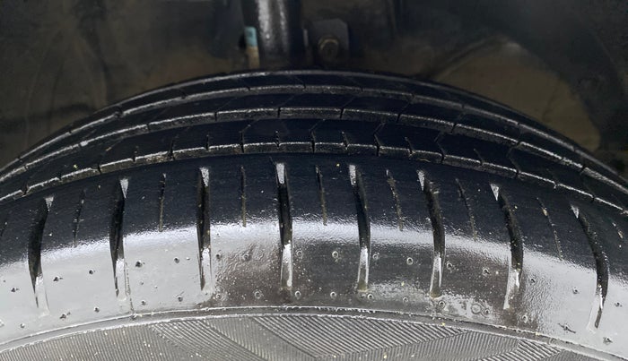 2020 Maruti Baleno ZETA PETROL 1.2, Petrol, Manual, 14,483 km, Right Front Tyre Tread