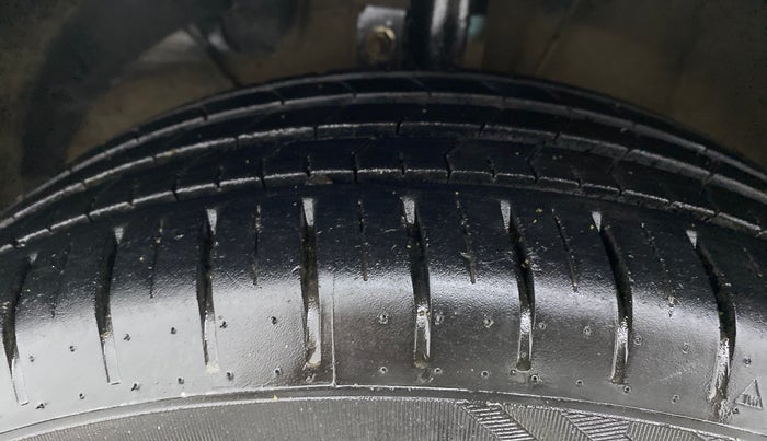 2020 Maruti Baleno ZETA PETROL 1.2, Petrol, Manual, 14,483 km, Left Front Tyre Tread