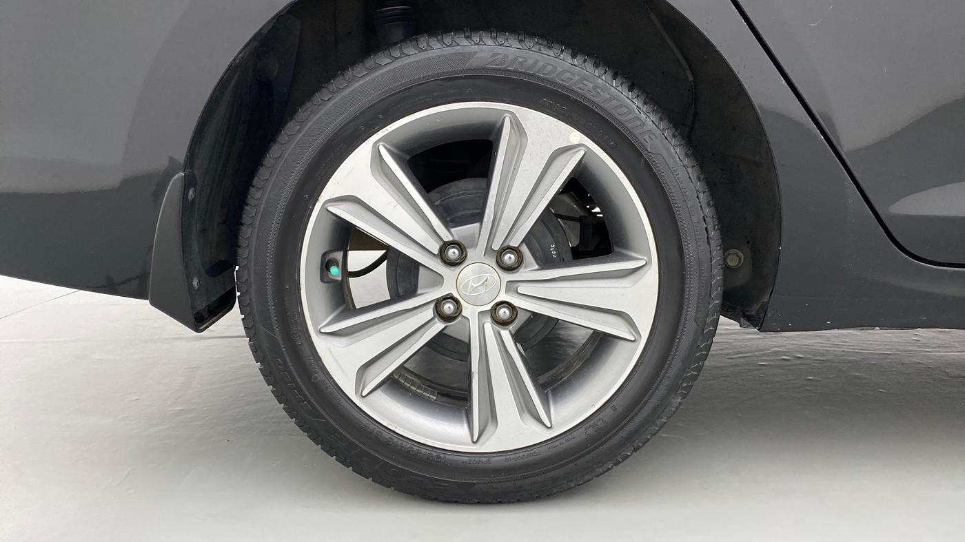 2019 Hyundai Verna 1.6 CRDI SX, Diesel, Manual, 42,486 km, Right Rear Wheel