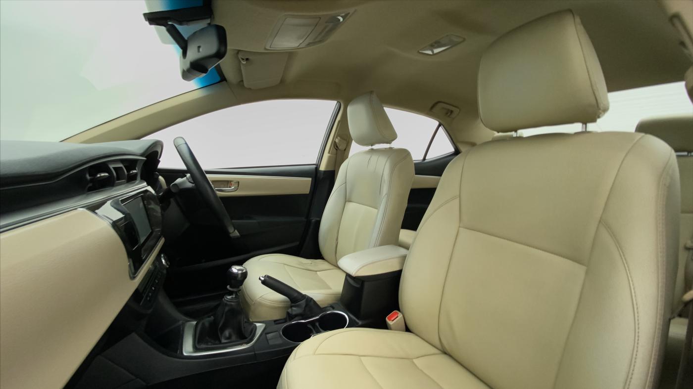 2015 Toyota Corolla Altis G, Petrol, Manual, 80,008 km, Right Side Front Door Cabin