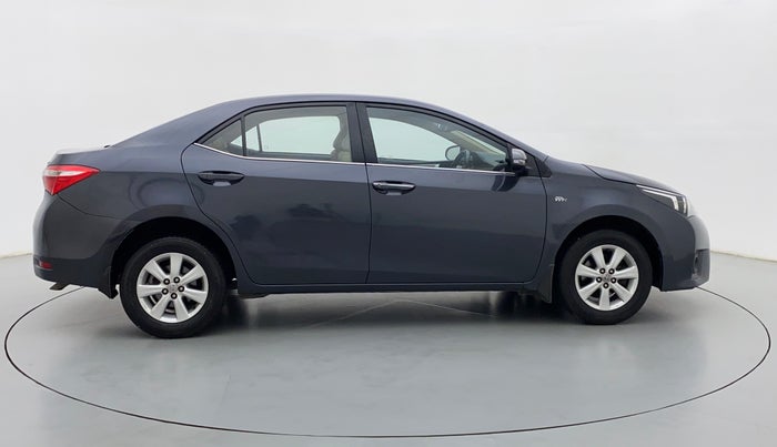 2015 Toyota Corolla Altis G, Petrol, Manual, 80,008 km, Right Side