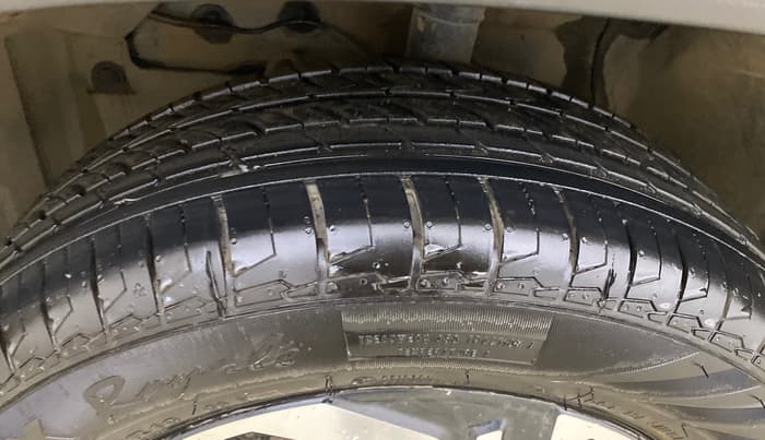 2022 Maruti BREZZA ZXI + SMART HYBRID, Petrol, Manual, 88,894 km, Left Front Tyre Tread