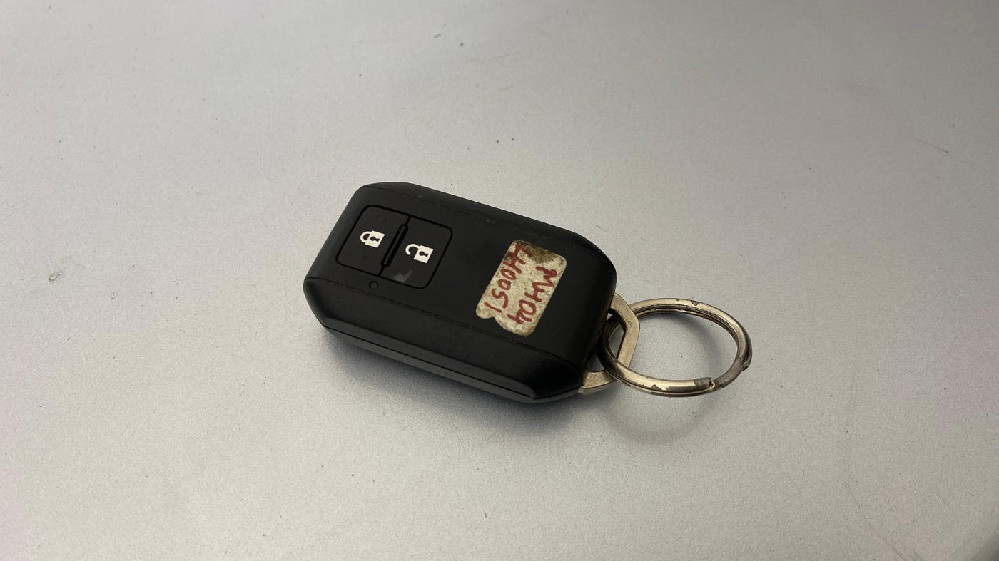 2022 Maruti BREZZA ZXI + SMART HYBRID, Petrol, Manual, 88,894 km, Key Close Up