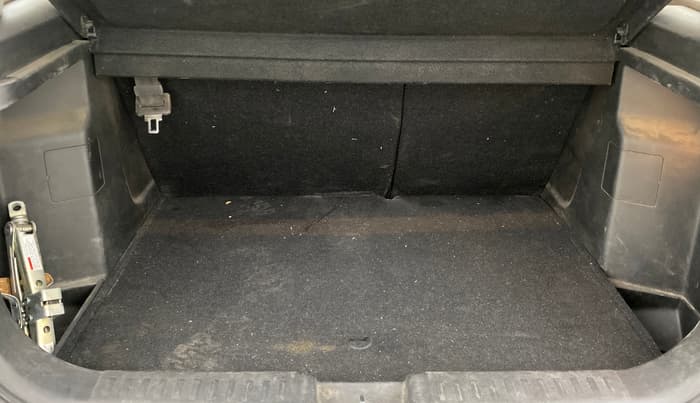 2022 Maruti BREZZA ZXI + SMART HYBRID, Petrol, Manual, 88,894 km, Boot Inside