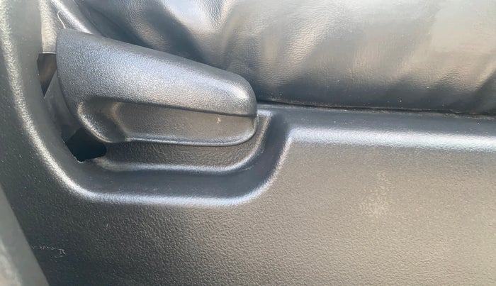 2017 Maruti Wagon R 1.0 VXI, Petrol, Manual, 60,873 km, Driver Side Adjustment Panel