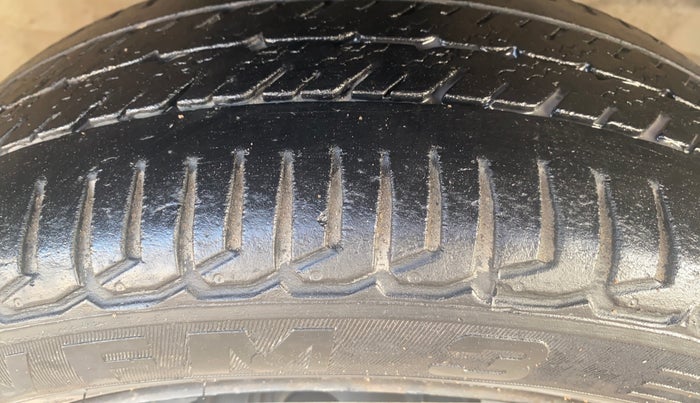 2017 Maruti Wagon R 1.0 VXI, Petrol, Manual, 60,873 km, Right Front Tyre Tread