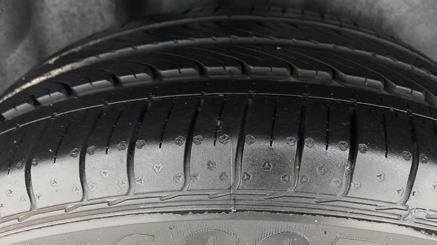2014 Volkswagen Polo HIGHLINE1.2L PETROL, Petrol, Manual, 68,345 km, Right Rear Tyre Tread