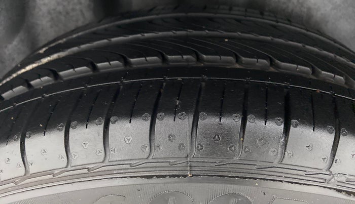 2014 Volkswagen Polo HIGHLINE1.2L PETROL, Petrol, Manual, 68,345 km, Right Rear Tyre Tread
