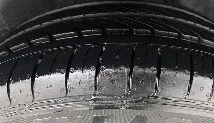 2014 Volkswagen Polo HIGHLINE1.2L PETROL, Petrol, Manual, 68,345 km, Left Rear Tyre Tread