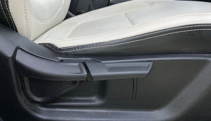 2023 KIA SELTOS HTK PLUS 1.5 DIESEL IMT, Diesel, Manual, 1,17,162 km, Driver Side Adjustment Panel