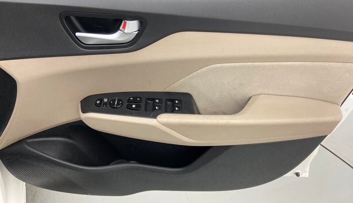 2018 Hyundai Verna 1.6 CRDI SX + AT, Diesel, Automatic, 90,944 km, Driver Side Door Panels Control