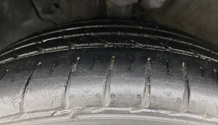 2018 Hyundai Verna 1.6 CRDI SX + AT, Diesel, Automatic, 90,944 km, Left Front Tyre Tread