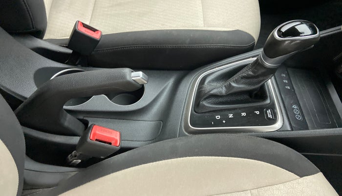 2018 Hyundai Verna 1.6 CRDI SX + AT, Diesel, Automatic, 90,944 km, Gear Lever