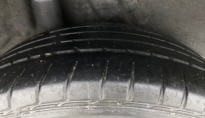 2018 Hyundai Verna 1.6 CRDI SX + AT, Diesel, Automatic, 90,944 km, Right Rear Tyre Tread