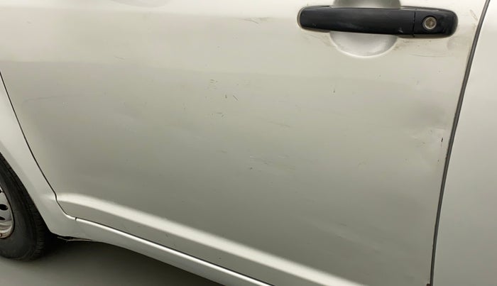 2011 Maruti Swift LXI, Petrol, Manual, 55,018 km, Front passenger door - Slightly dented