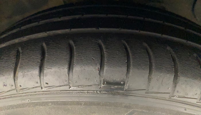 2018 Hyundai NEW SANTRO SPORTZ AMT, Petrol, Automatic, 19,015 km, Right Front Tyre Tread