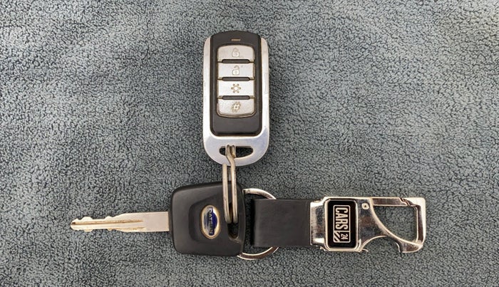 2014 Datsun Go T, Petrol, Manual, 28,310 km, Key Close Up