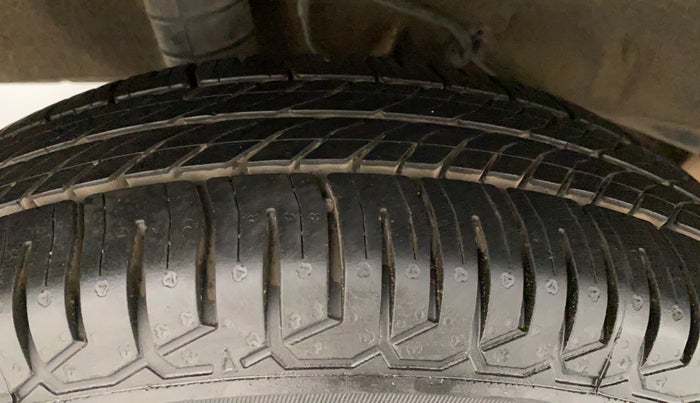 2014 Datsun Go T, Petrol, Manual, 28,310 km, Right Rear Tyre Tread