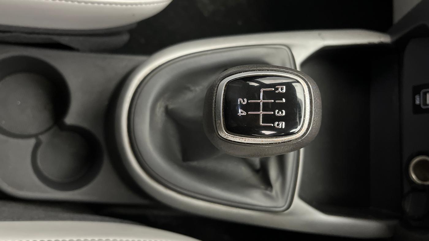 2020 Hyundai GRAND I10 NIOS SPORTZ U2 1.2 CRDI, Diesel, Manual, 61,451 km, Gear Lever